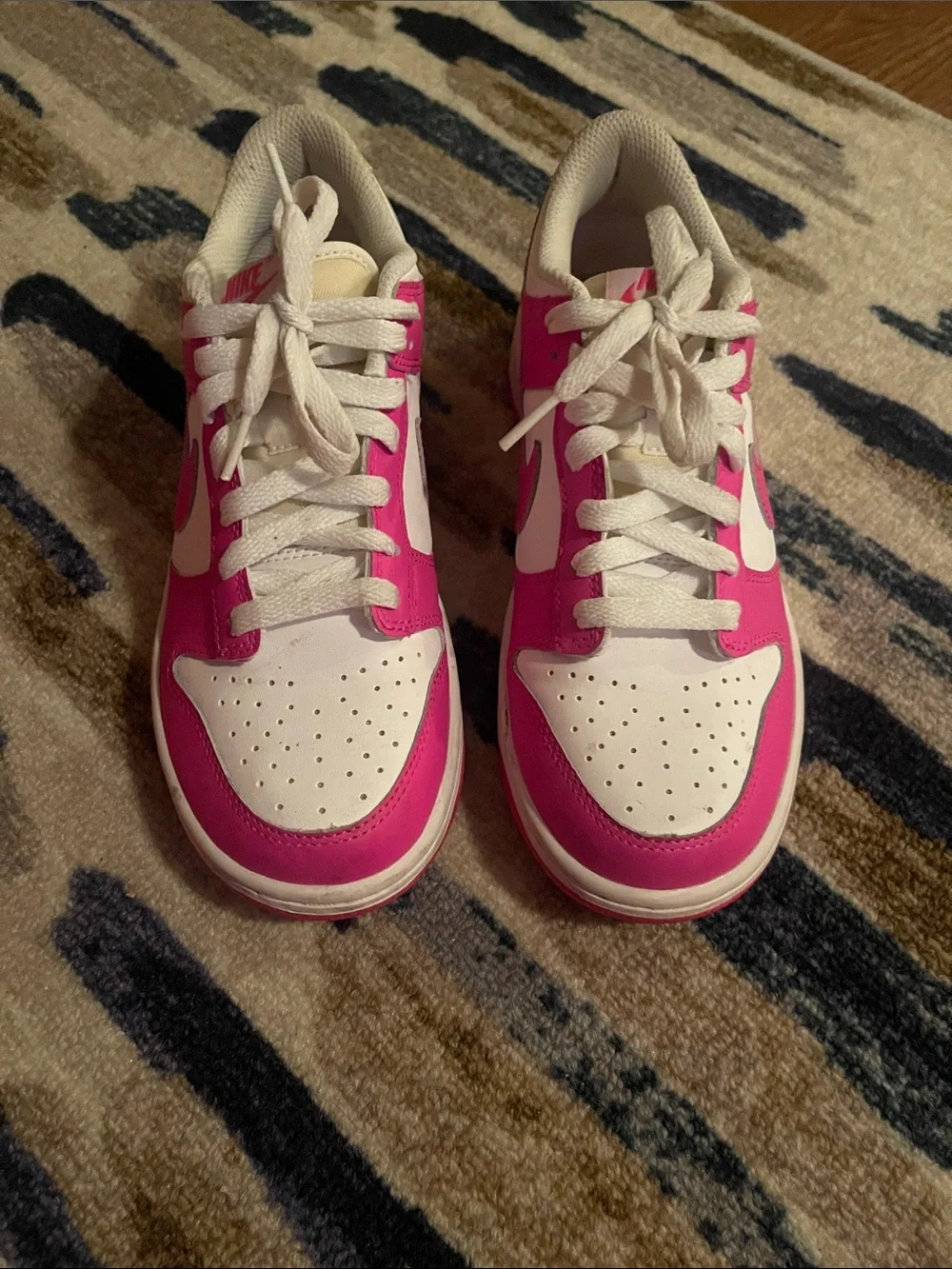 Nike Kids White and Hot Pink Low-Top Sneakers